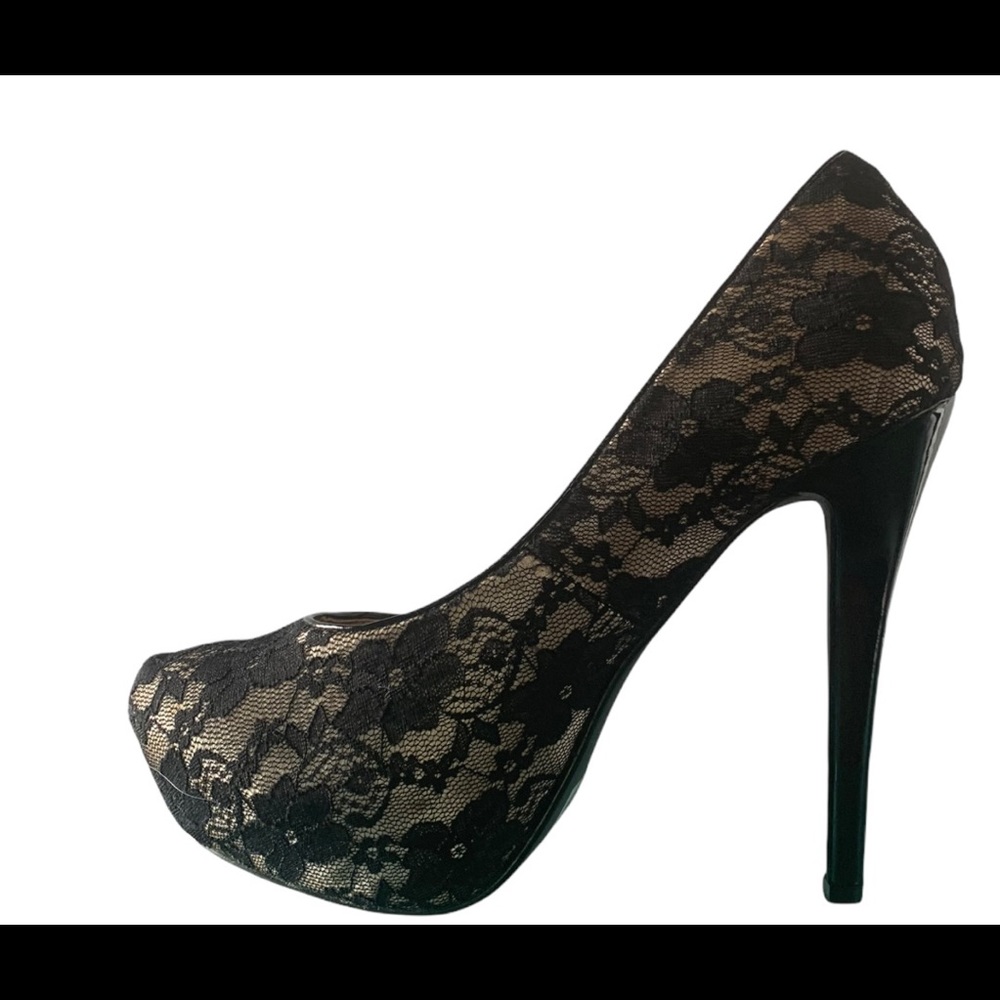 Shoe dazzle Black embroidered Lace High heels Size 8